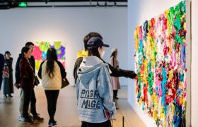 独创“厚绘画”艺术形式，朱金石大型个展“西山的风”在京展出